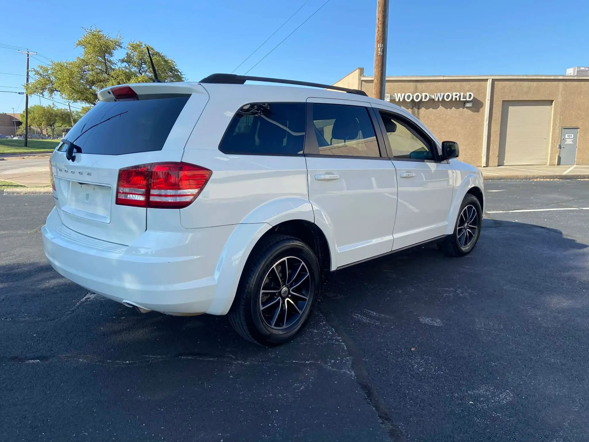 Used 2018 Dodge Journey SE w/ Blacktop Package image 4