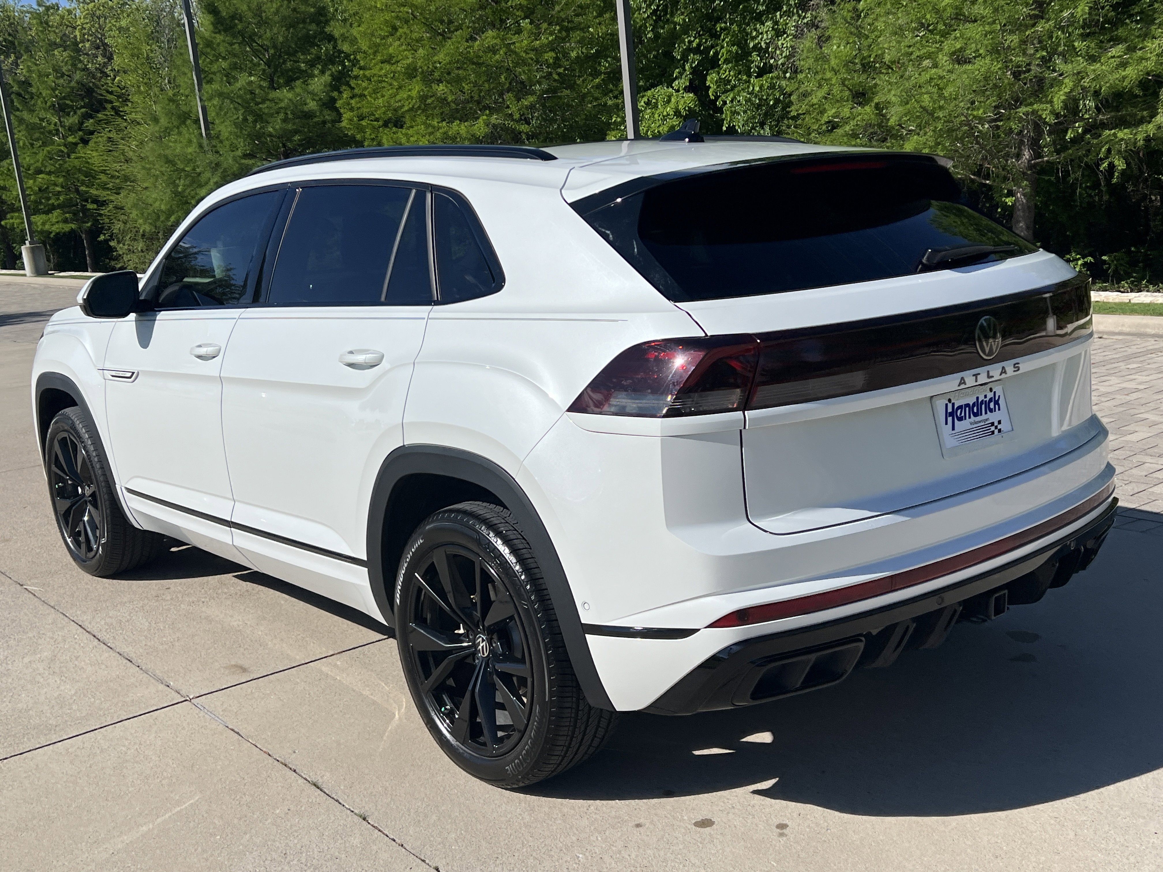 Used 2025 Volkswagen Atlas Cross Sport SEL Premium R-Line image 8