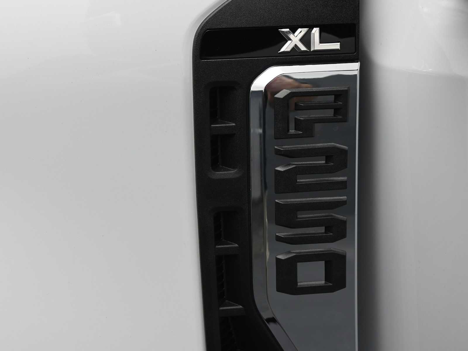 New 2026 Ford F250 XL w/ XL Chrome Package AWD/4WD image 11