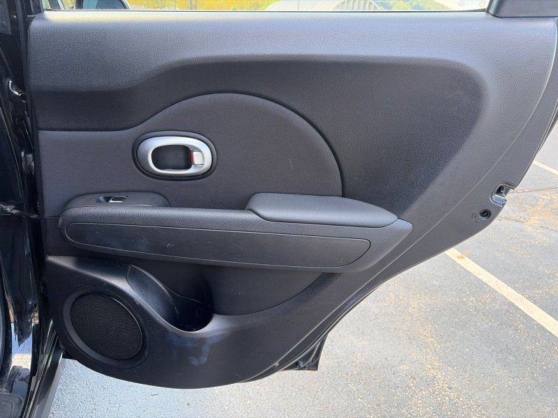 Used 2019 Kia Soul FWD image 26