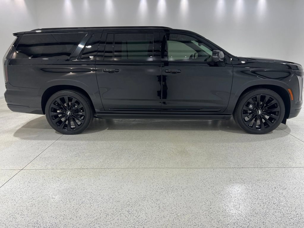 Used 2026 Cadillac Escalade ESV Platinum Sport w/ LPO, ONYX Package AWD/4WD image 6