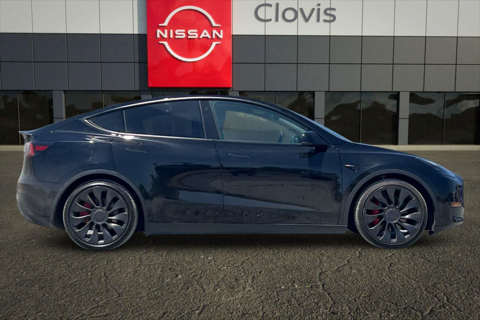 Used 2023 Tesla Model Y Performance AWD/4WD image 9