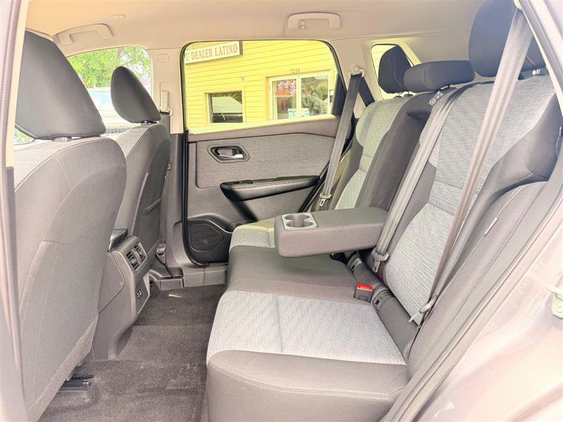 Used 2023 Nissan Rogue SV AWD/4WD image 21
