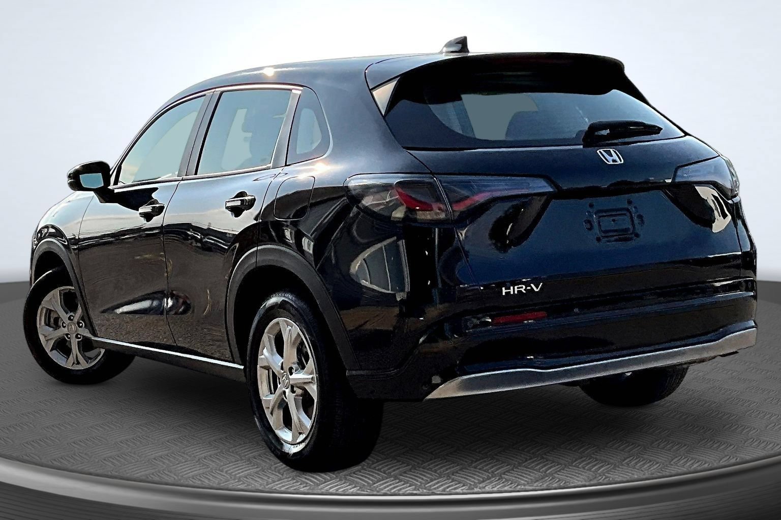 Used 2025 Honda HR-V LX image 4