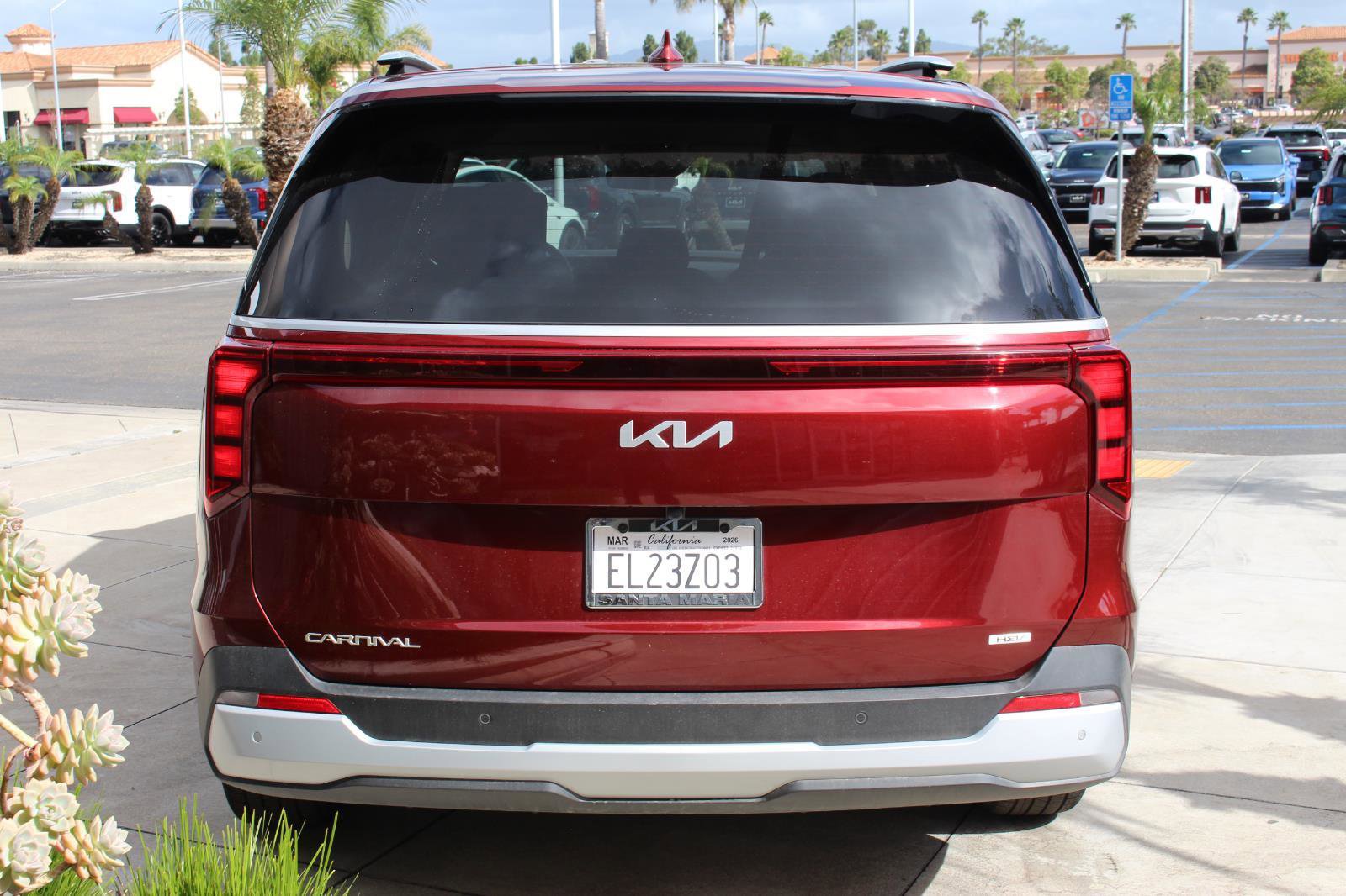 Used 2026 Kia Carnival EX image 8
