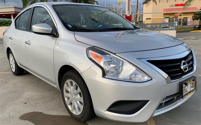 Used 2018 Nissan Versa SV FWD image 4