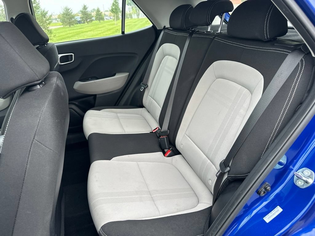Used 2025 Hyundai Venue SEL FWD image 13