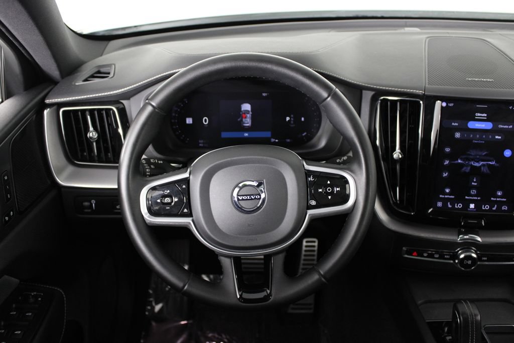 Used 2022 Volvo XC60 B5 R-Design w/ Protection Package Premier FWD image 8