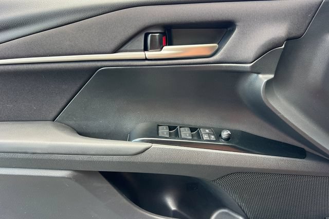 Used 2025 Toyota Camry LE FWD image 11