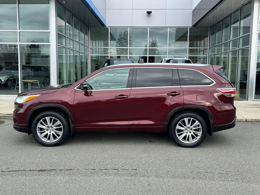 Used 2015 Toyota Highlander XLE image 2