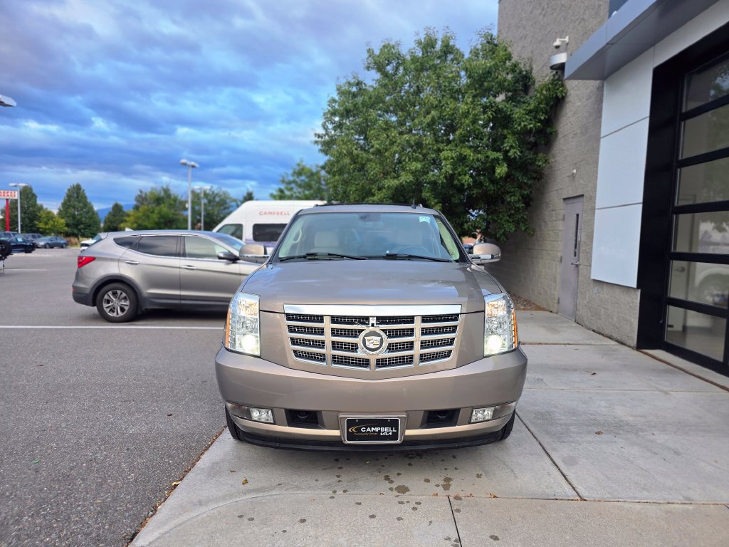 Used 2007 Cadillac Escalade AWD w/ Information Package image 3