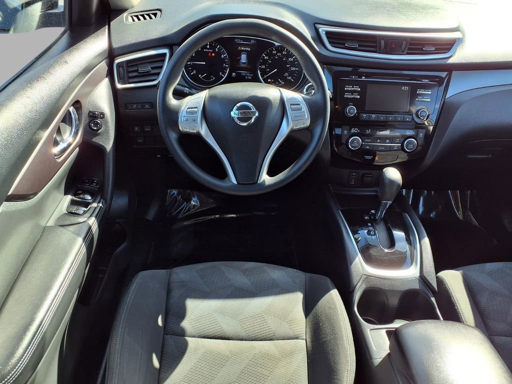 Used 2016 Nissan Rogue SV image 4