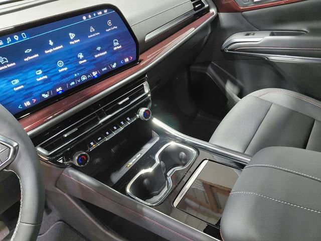 Used 2026 Chevrolet Traverse Z71 image 32