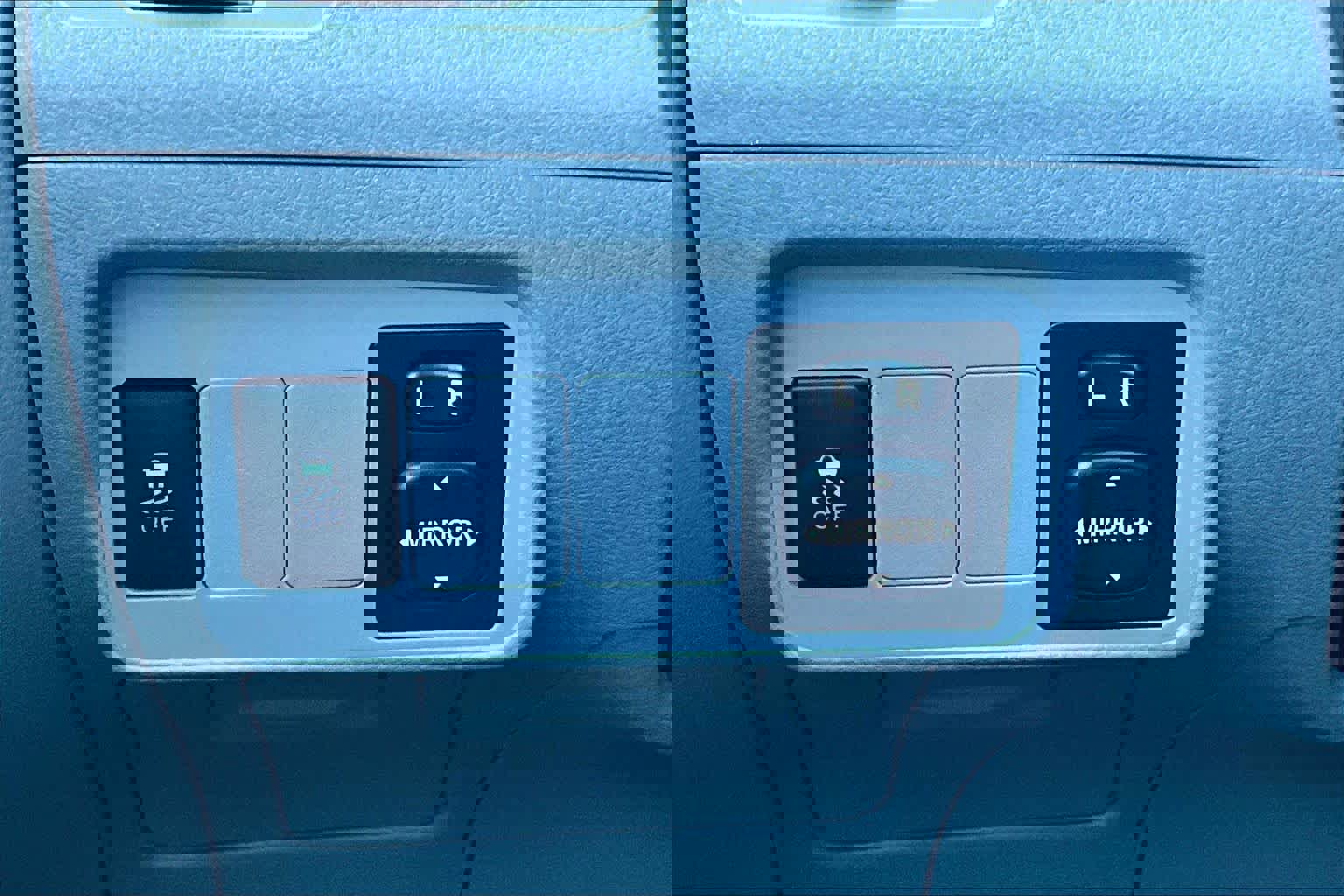 Used 2013 Toyota Corolla LE image 32