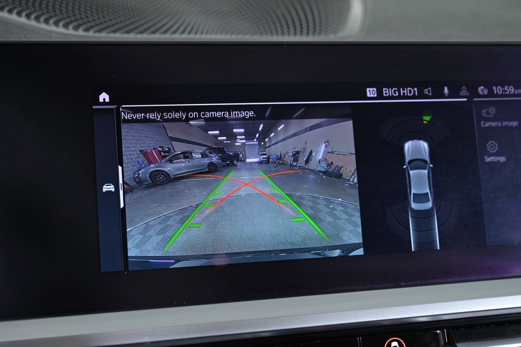 Used 2021 BMW 330i Sedan w/ Driving Assistance Package image 17