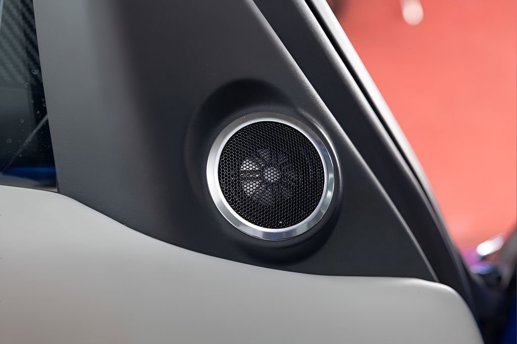 Used 2020 Land Rover Range Rover Sport SVR image 40