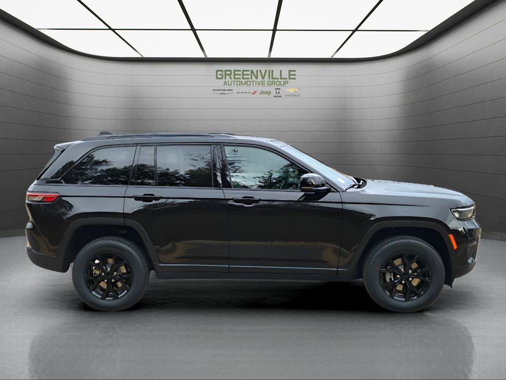 New 2025 Jeep Grand Cherokee Altitude image 9