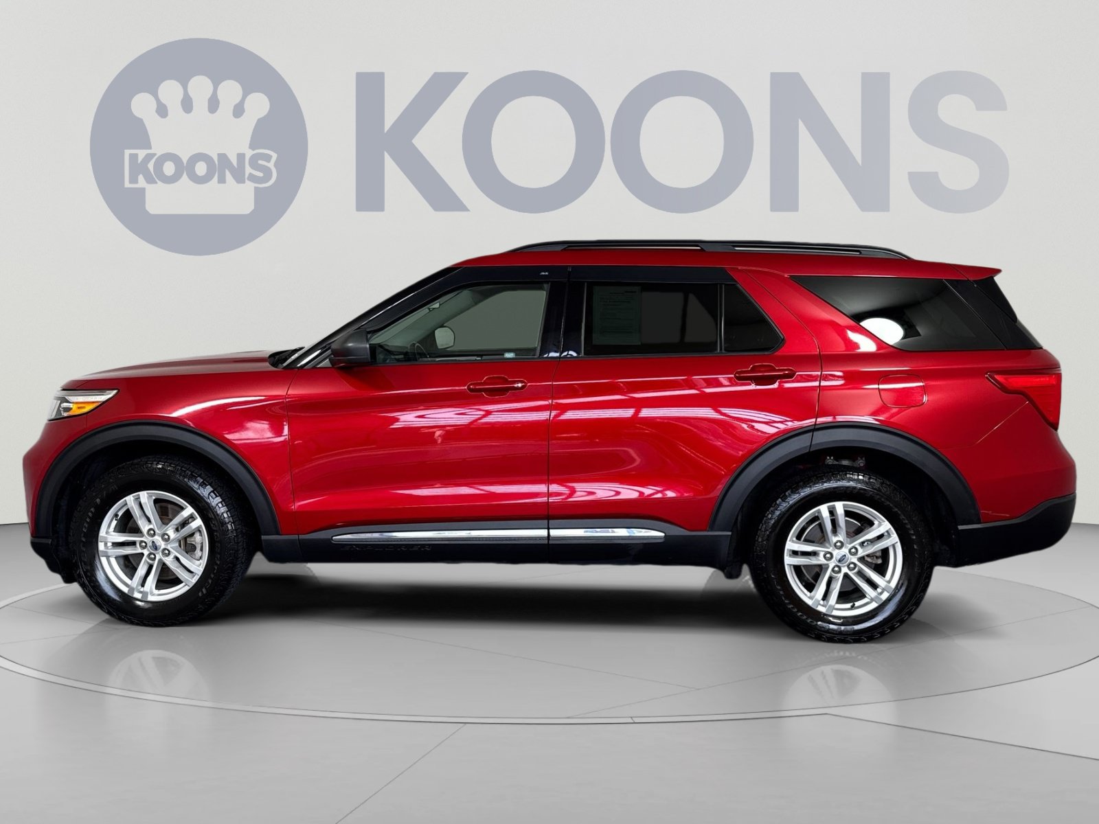 Used 2020 Ford Explorer XLT w/ Equipment Group 202A AWD/4WD image 2