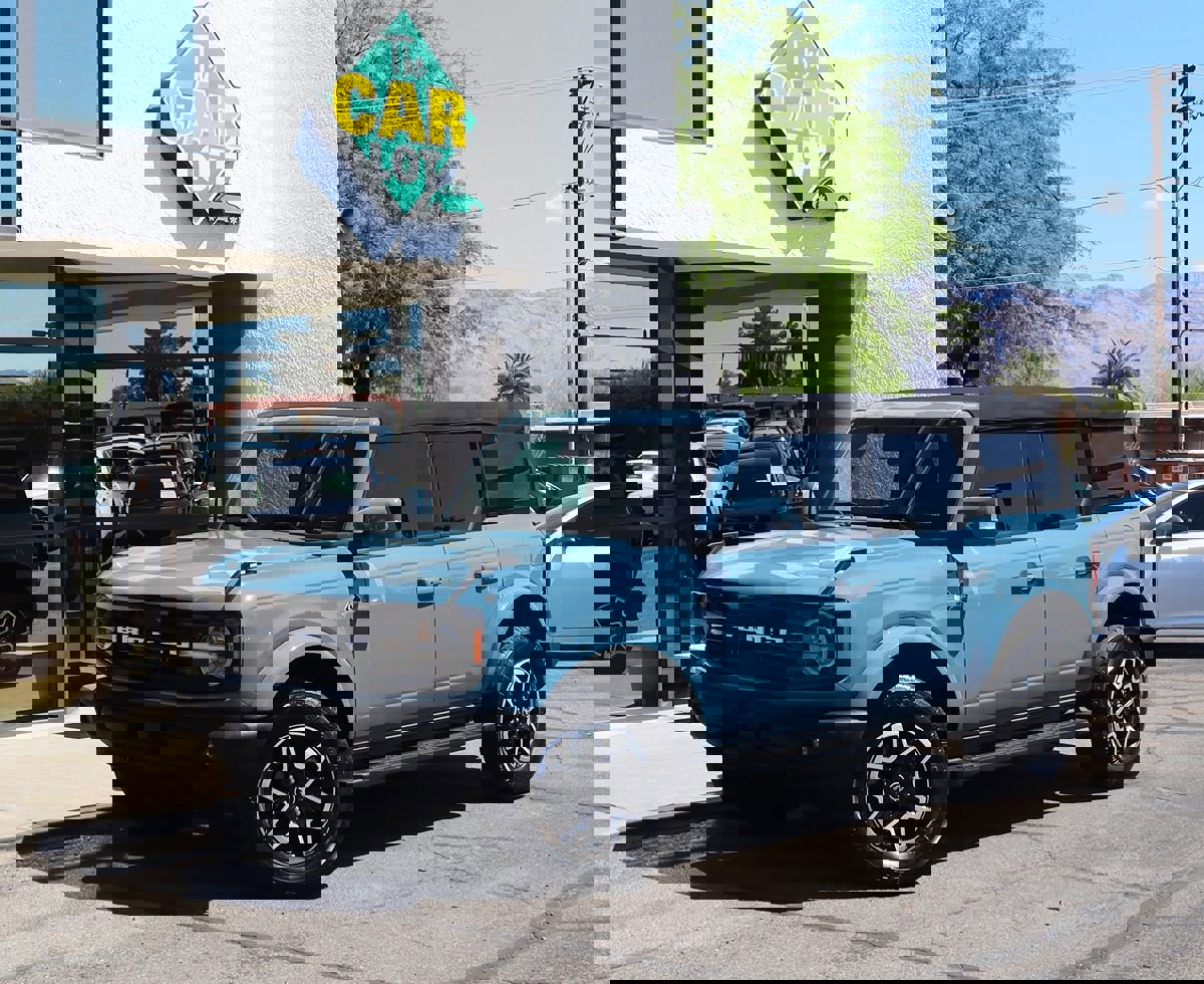 Used 2022 Ford Bronco Outer Banks image 2