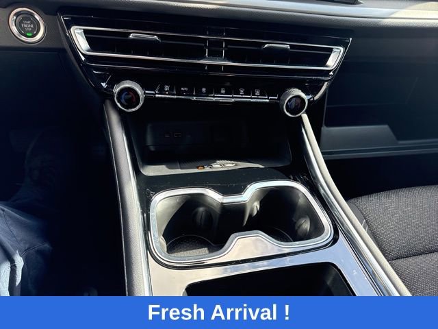 Used 2025 Chevrolet Traverse LT image 7