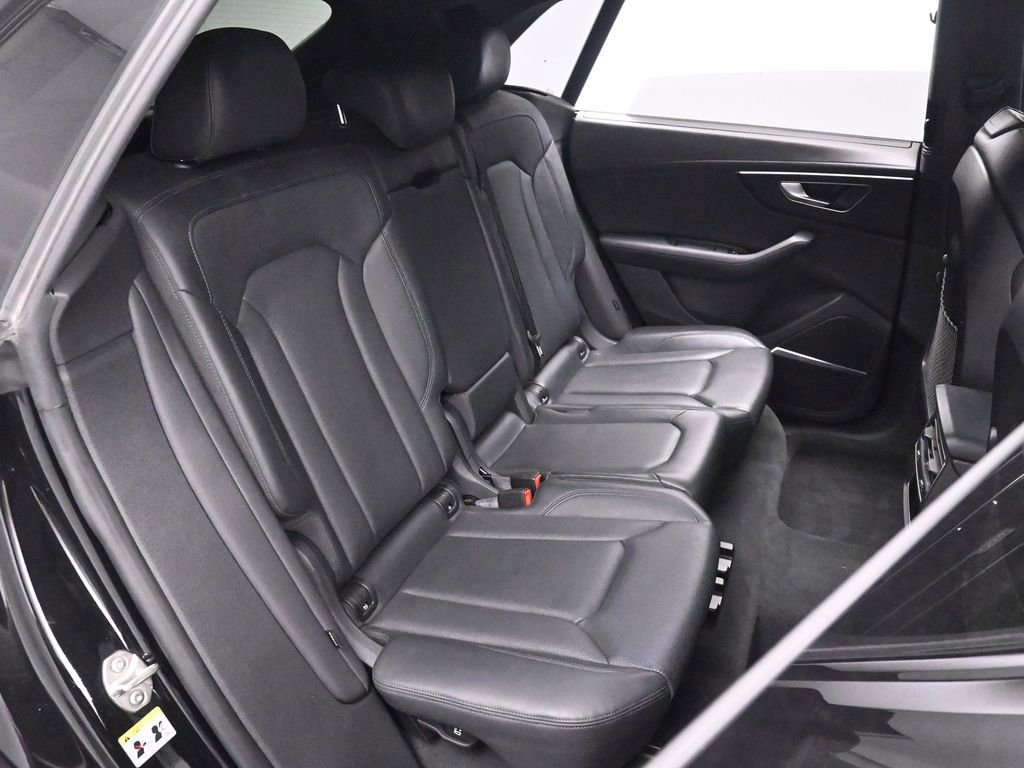 Used 2023 Audi Q8 Prestige w/ Prestige Package AWD/4WD image 22