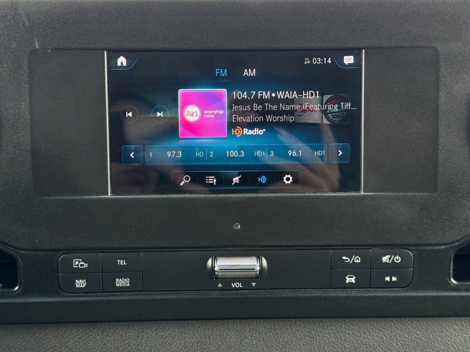 Used 2020 Mercedes-Benz Sprinter 3500 w/ Windows All Around Package image 25