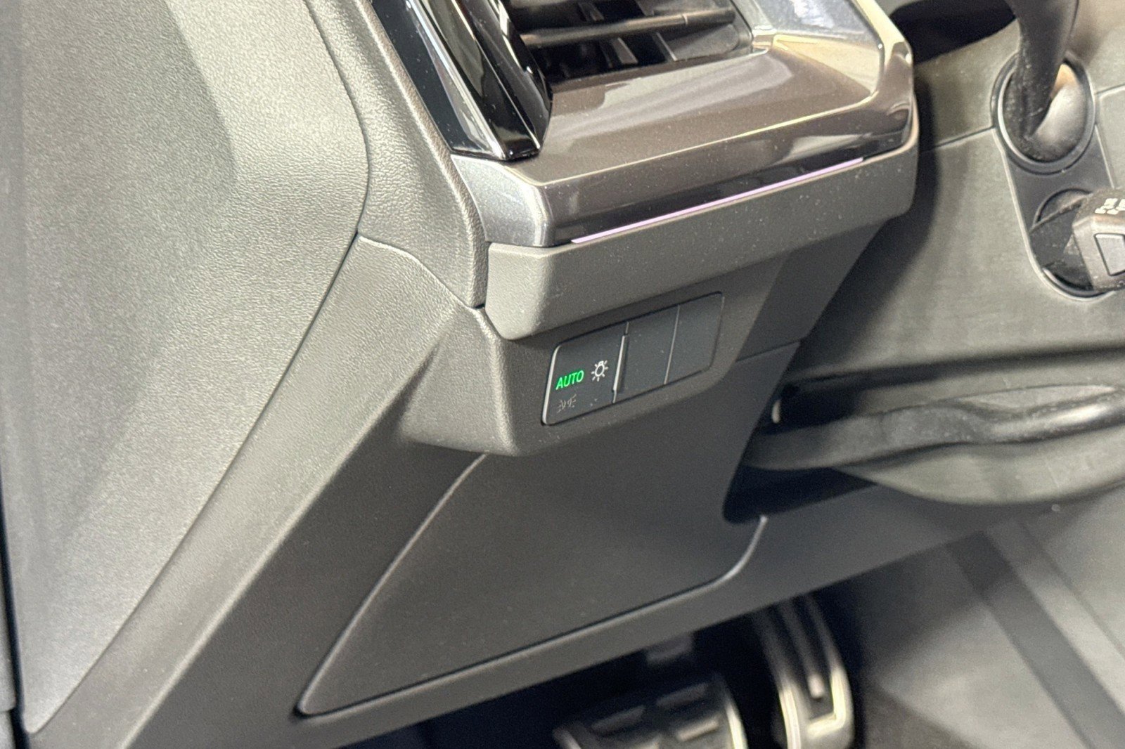 Used 2025 Audi Q4 e-tron Premium Plus w/ Premium Plus image 10