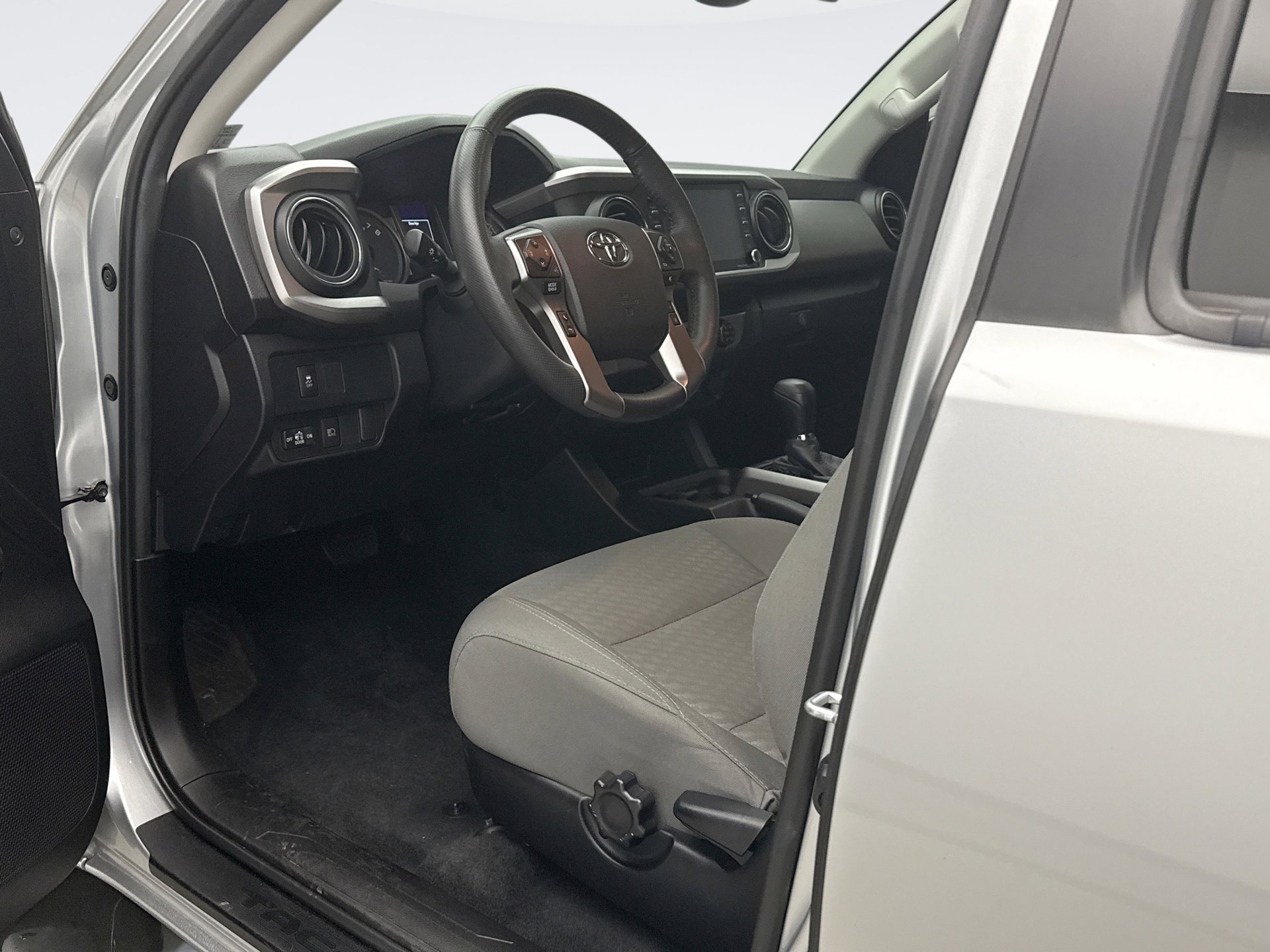 Used 2023 Toyota Tacoma SR5 w/ SR5 Appearance Package image 10