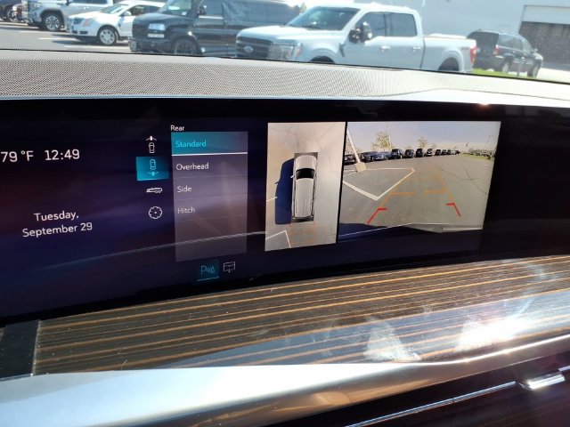 Used 2025 Cadillac Escalade Premium Luxury AWD/4WD image 32