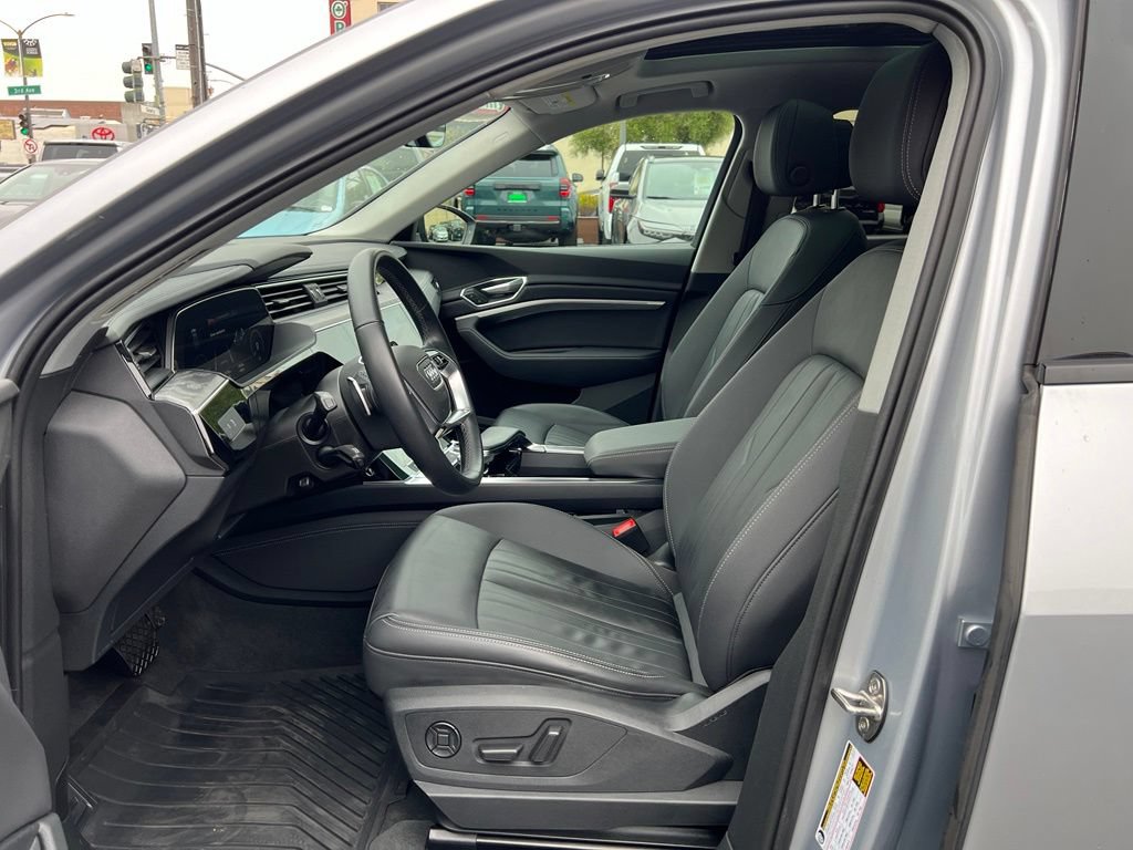 Used 2022 Audi e-tron Premium AWD/4WD image 12