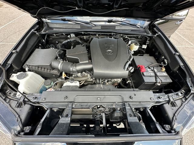 Used 2021 Toyota Tacoma Limited image 31