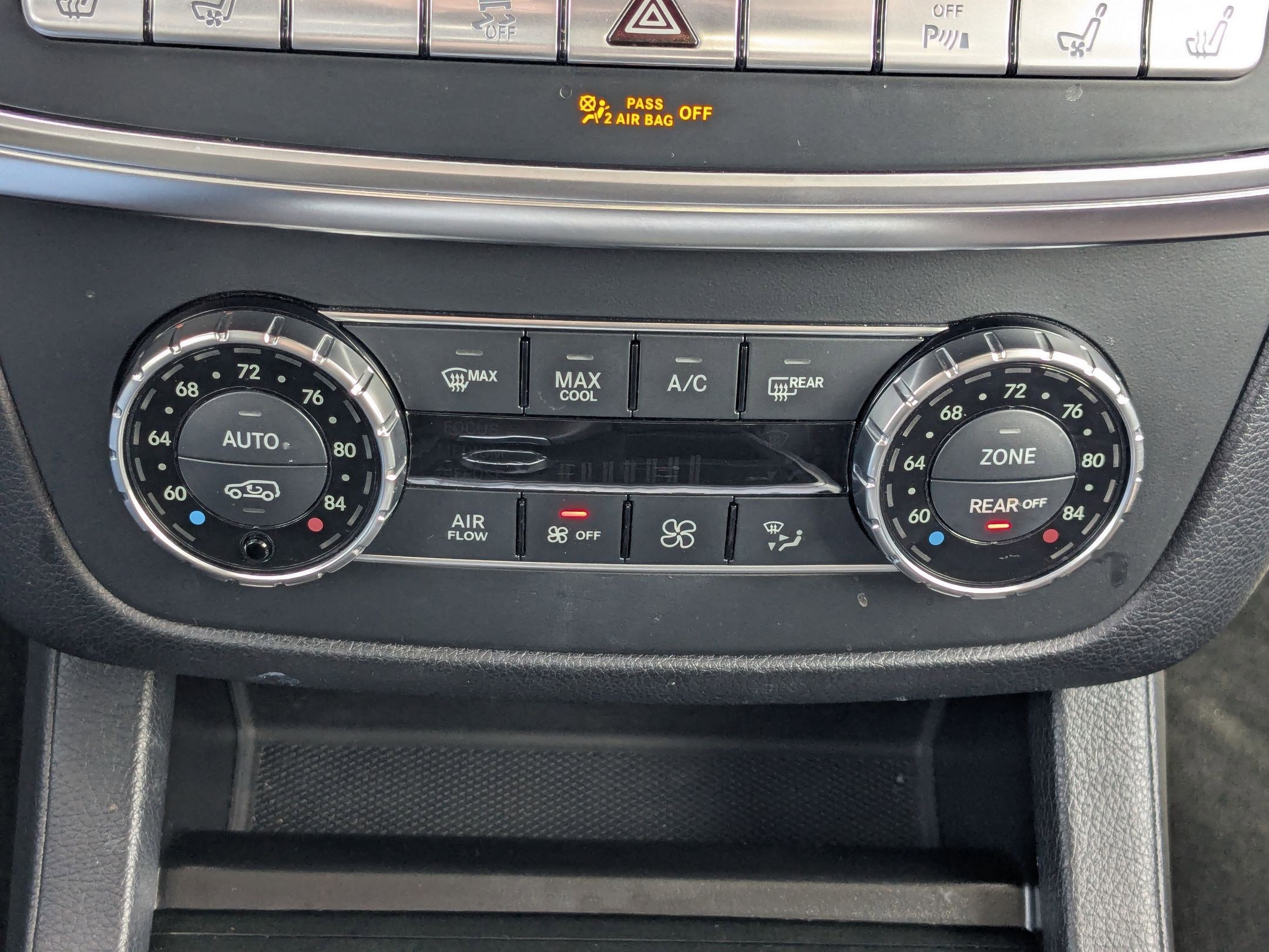 Used 2016 Mercedes-Benz GL 550 4MATIC image 23