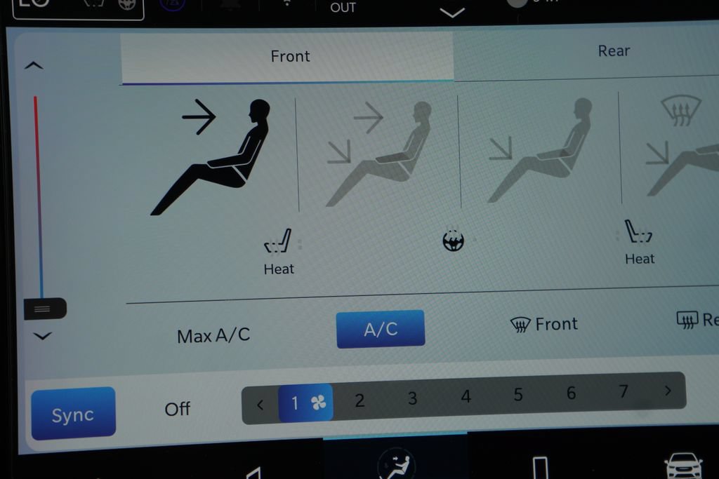 Used 2025 Chrysler Pacifica Select FWD image 30