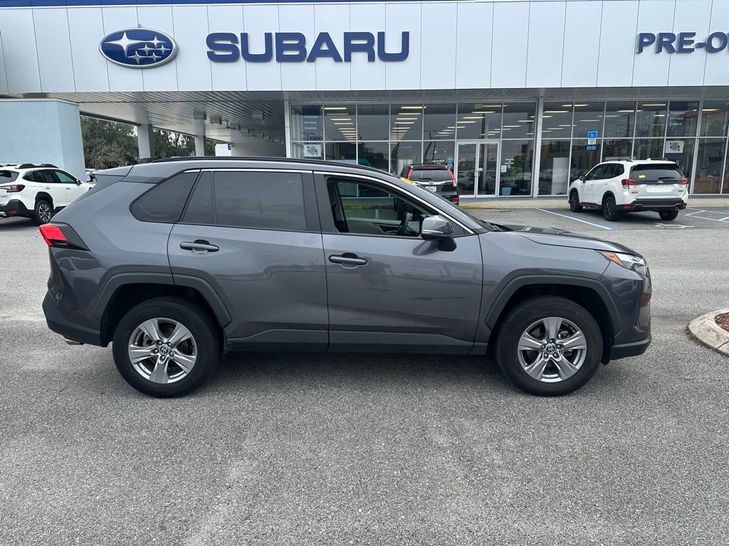 Used 2022 Toyota RAV4 XLE w/ Convenience Package image 2