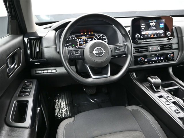 Used 2024 Nissan Pathfinder S image 21