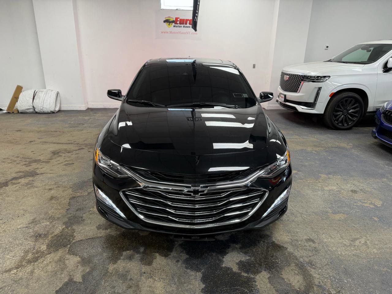 Used 2019 Chevrolet Malibu Premier w/ Sun and Wheel Package image 3