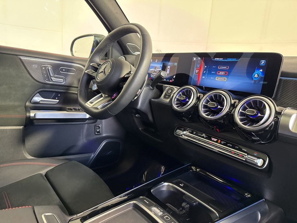 Used 2025 Mercedes-Benz GLB 35 AMG 4MATIC image 10