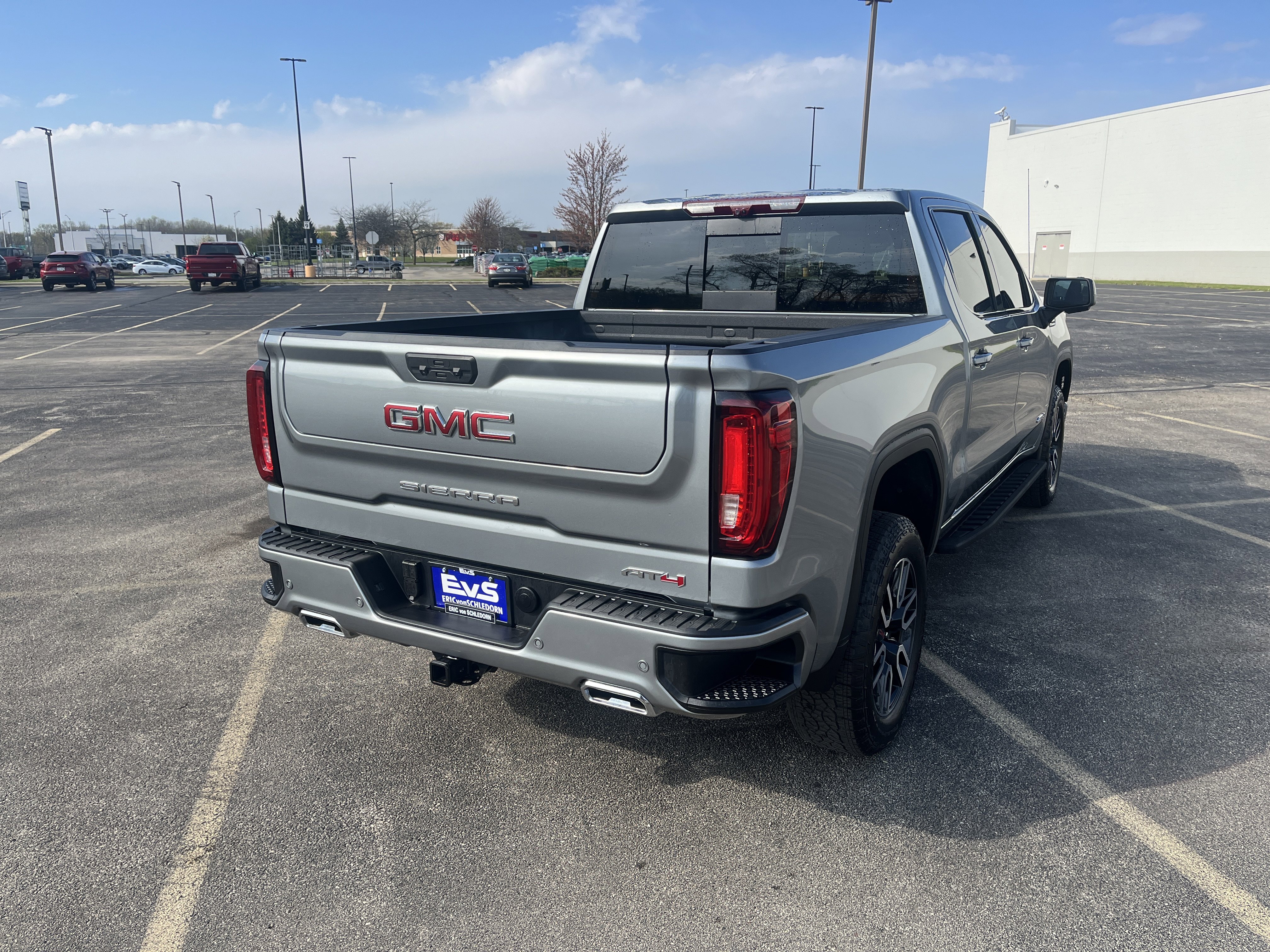 Used 2026 GMC Sierra 1500 AT4 w/ AT4 Premium Package AWD/4WD image 6