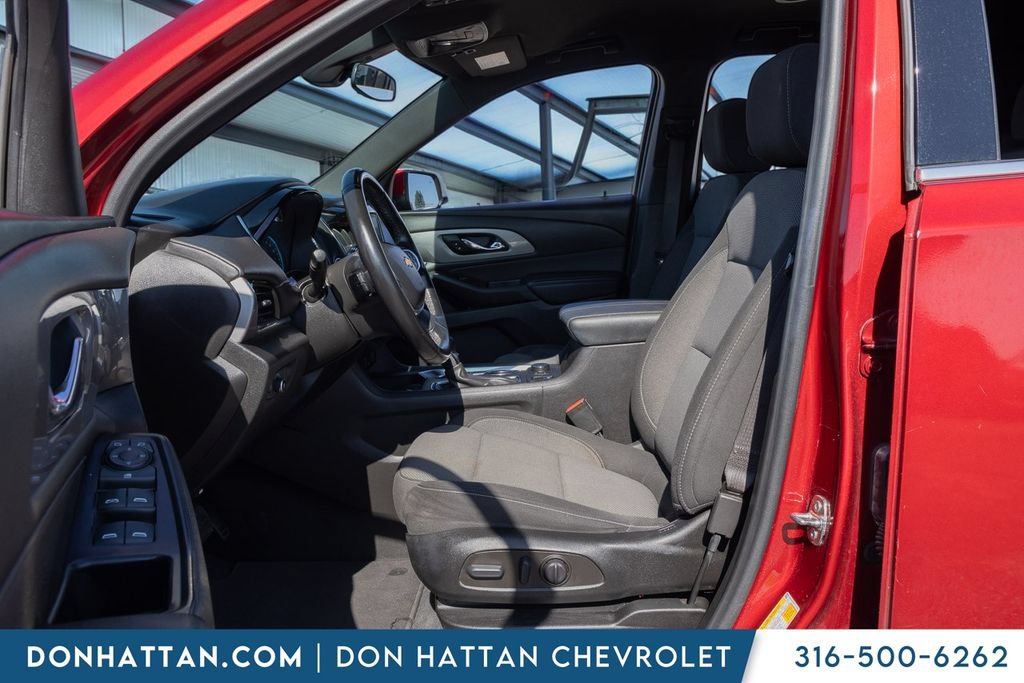 Used 2023 Chevrolet Traverse LT AWD/4WD image 3