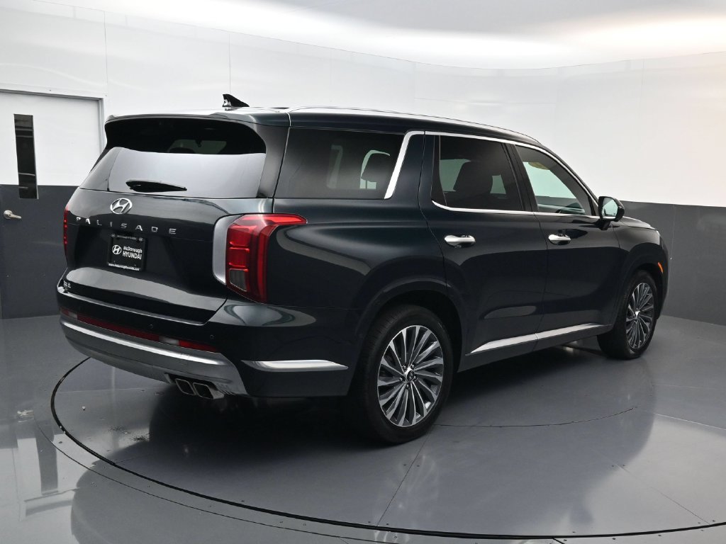 Certified 2024 Hyundai Palisade Calligraphy FWD image 4