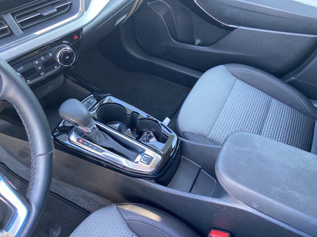 Used 2025 Chevrolet Trax LT w/ LT Convenience Package FWD image 23
