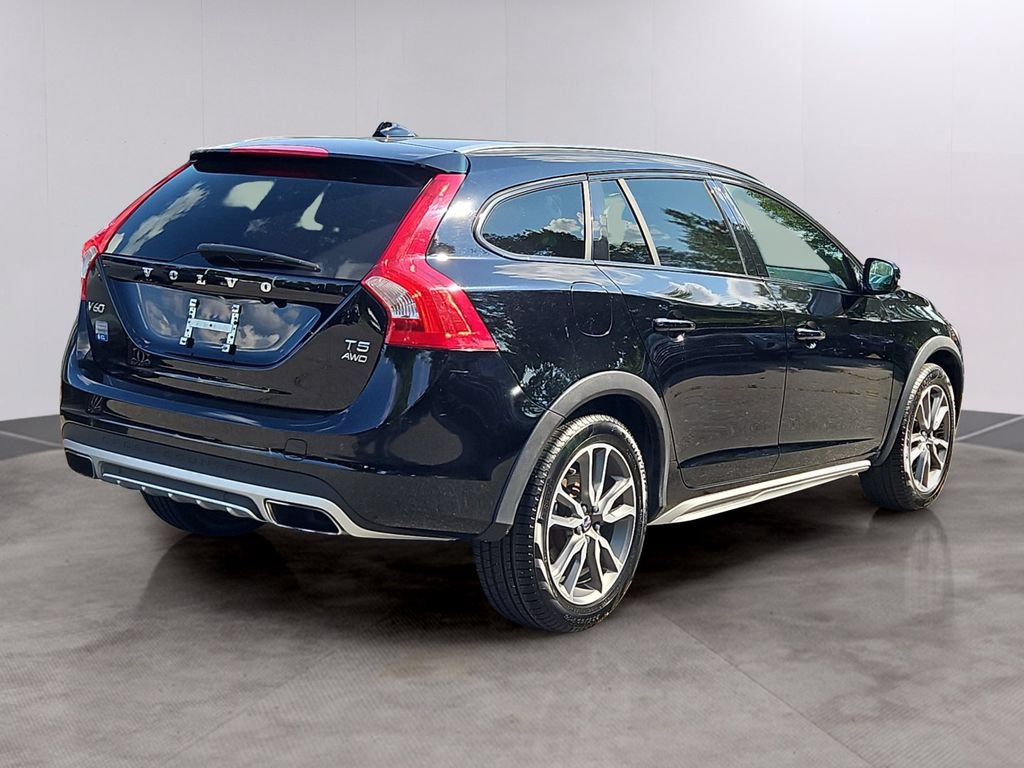 Used 2018 Volvo V60 T5 Cross Country w/ Convenience Package AWD/4WD image 4