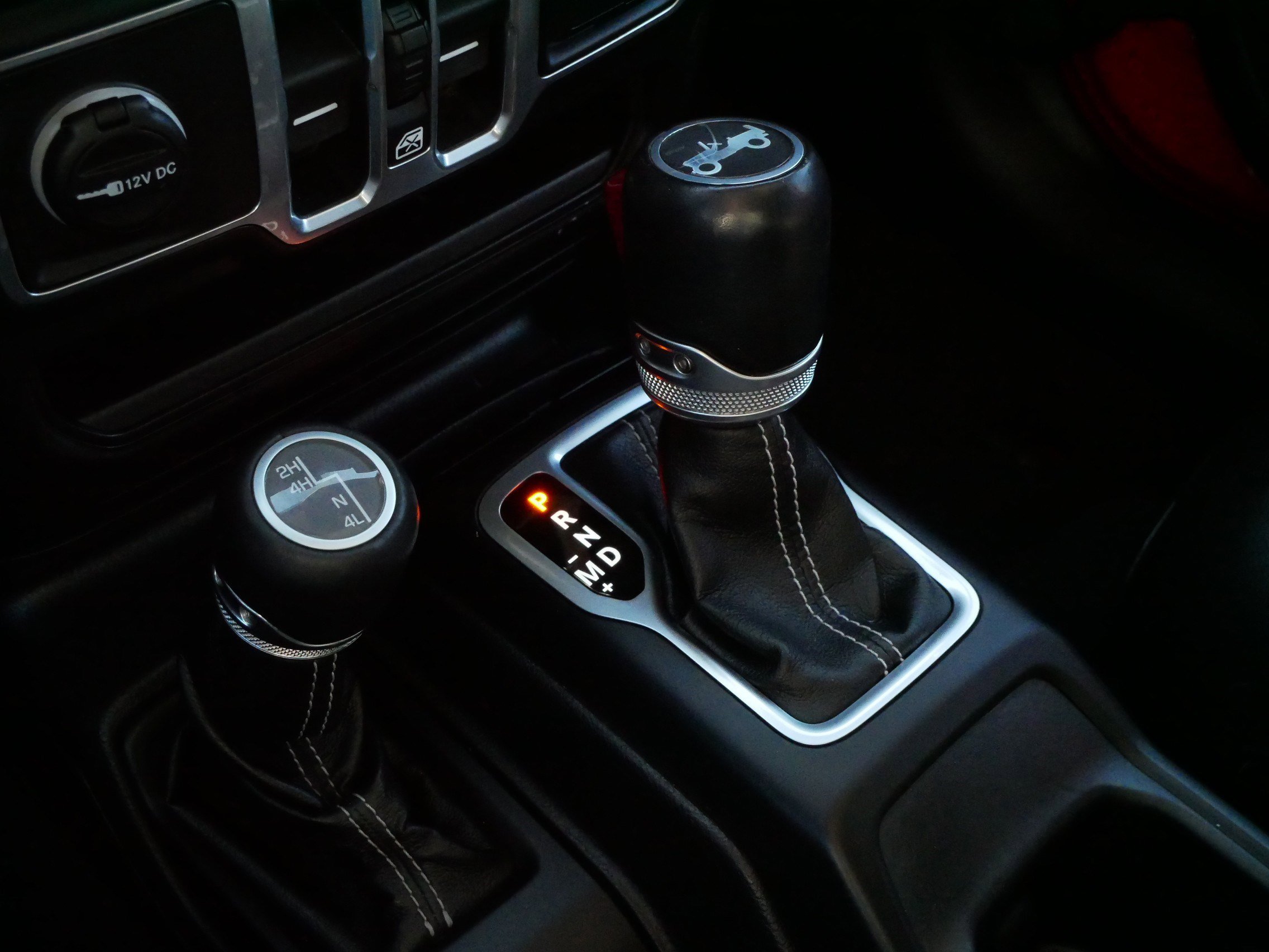 Used 2018 Jeep Wrangler Unlimited Sahara image 24