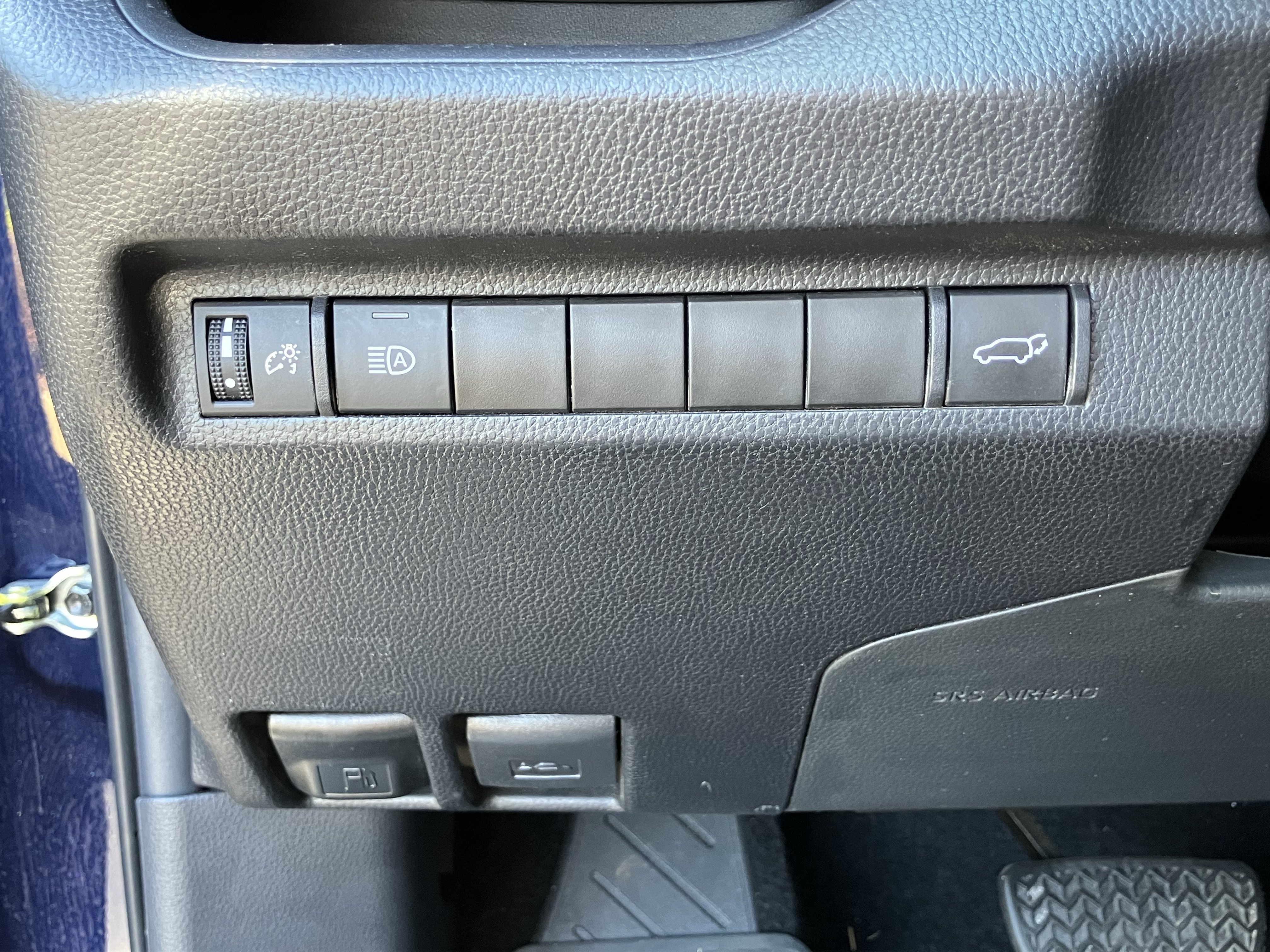 Used 2024 Toyota RAV4 XLE Premium FWD image 18