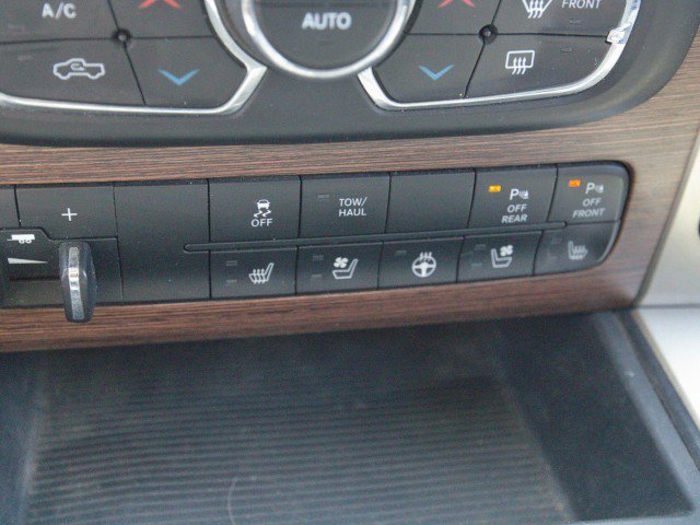 Used 2014 RAM 1500 Laramie w/ Convenience Group image 26