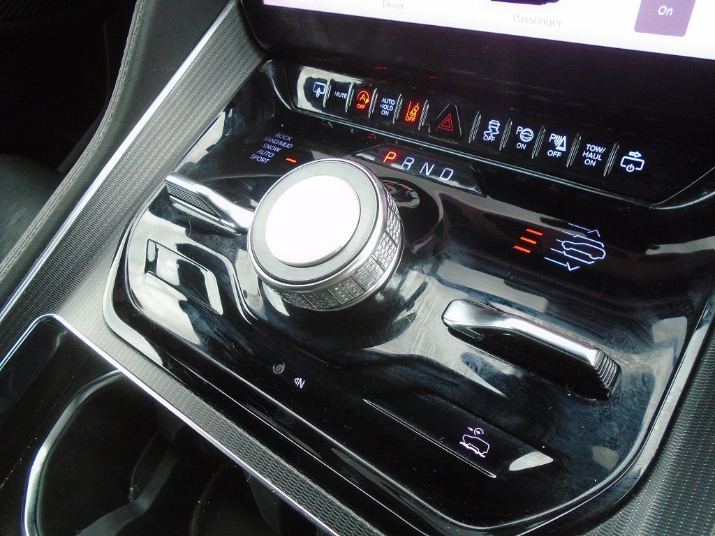 Used 2024 Jeep Grand Wagoneer L Series II w/ Quick Order Packagew 28T image 29