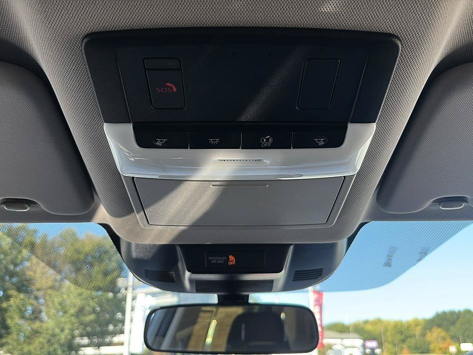 Certified 2025 Nissan Rogue SV AWD/4WD image 35