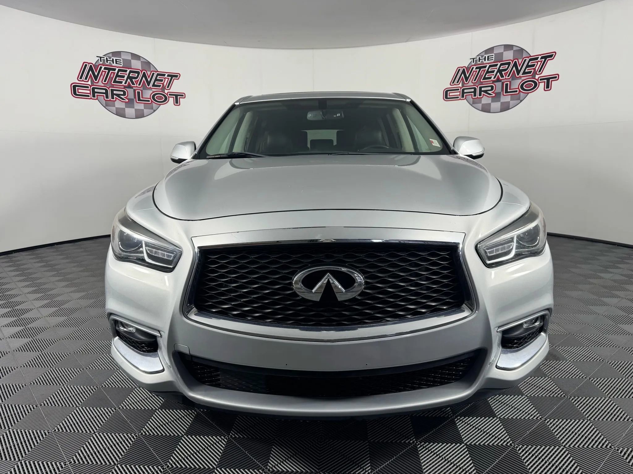 Used 2018 INFINITI QX60 Luxe image 2