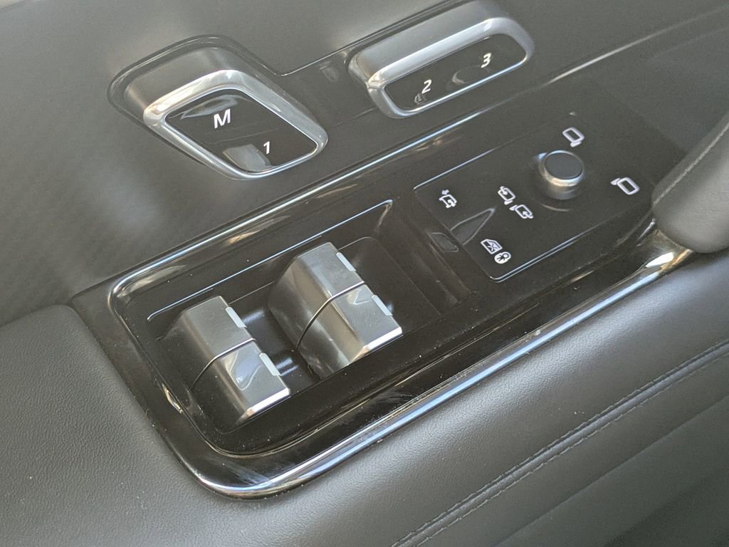 Used 2024 Land Rover Range Rover Sport AWD/4WD image 26