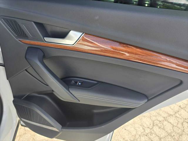 Used 2023 Audi Q5 2.0T Premium Plus w/ Premium Plus Package AWD/4WD image 13